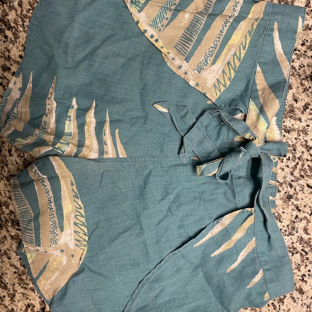 Patagonia Smocked beach shorts